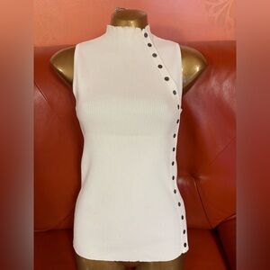Stylish Sleeveless Top with Button Accents